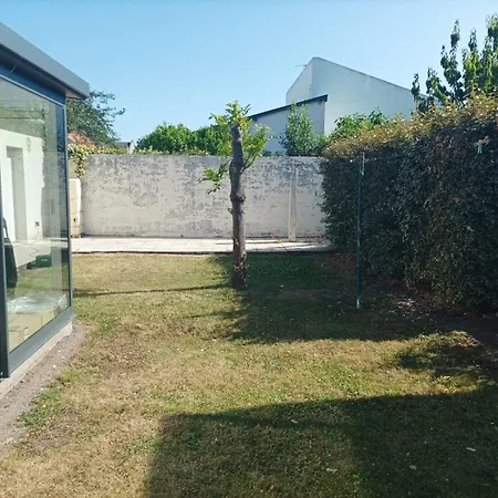 Apartment 6 Couchages Avec Jardin, Proche Et Centre - Fr-1-843-35 *